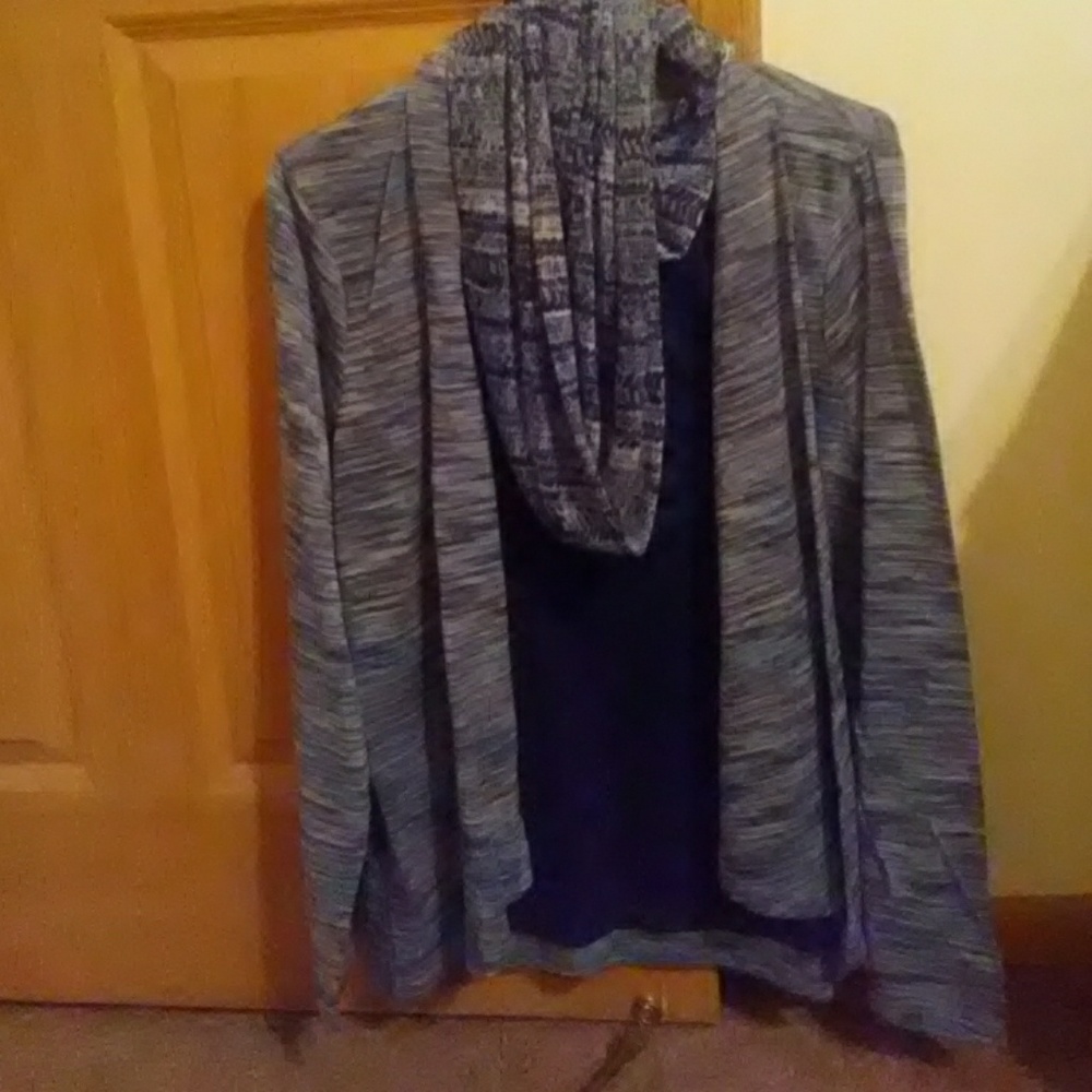 Shirt w scarf